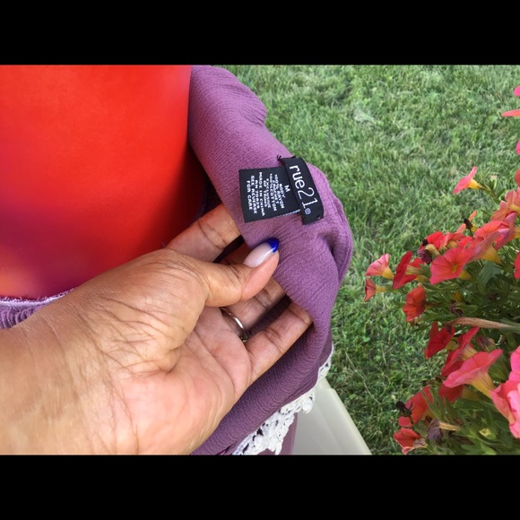 1 FREE GIFT Rue21 Romper 🌺🌺 - Picture 5 of 8